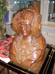 Escultura - Dama de madera