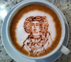 Objeto - Dama de Elche en café